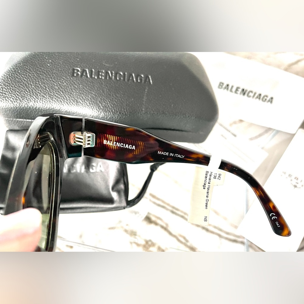 Balenciaga NWT COA Havana Green Tortoise Shell CatEye Sunglasses, Case & Bag - Picture 8 of 17